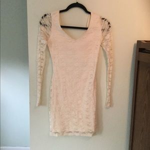 White lace bodycon dress